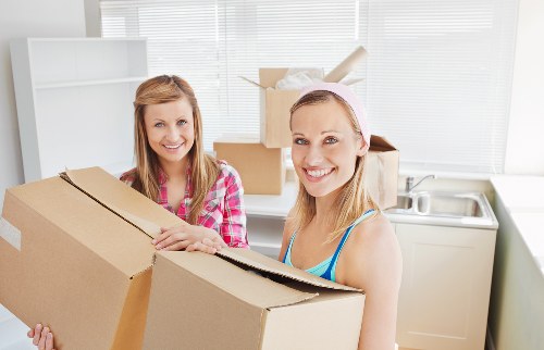 Local moving assistance in Woodside with careful handling